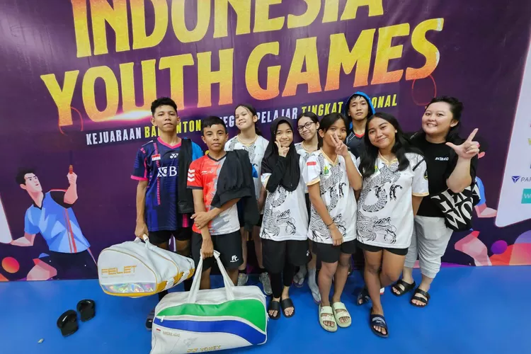 Club PB Komodo Dragon mengutus 8 orang atlet bulu tangkis ke Jakarta, Sandra melaju ke semifinal hari ini.