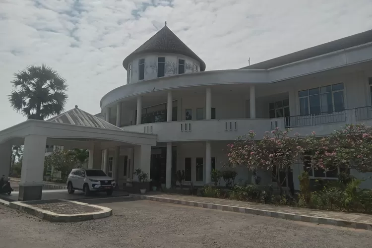 Kantor DPRD Kabupaten Mabar. Berikut ini jadwal pelantikan anggota DPRD terpiih di Mabar periode 2024-2029. (Foto: KLIKLABUANBAJO.ID)