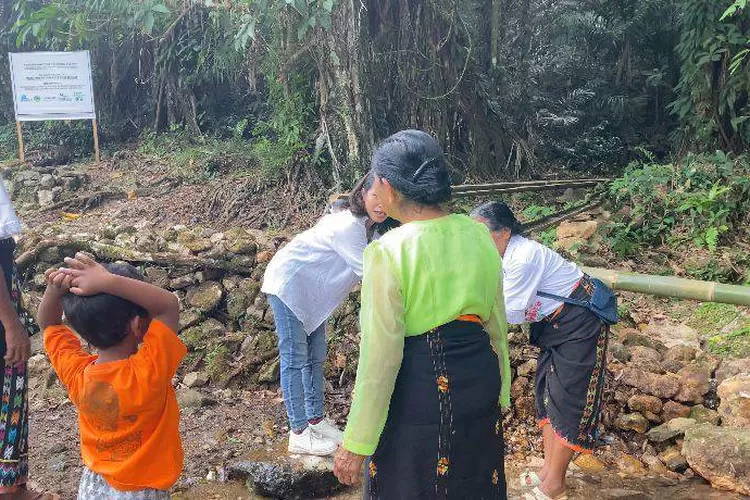 Wae Woang, sumber air yang dipenuhi nilai budaya di Kampung Nobo, Desa Tondong Belang, Kabupaten Manggarai Barat, NTT. (Foto: Epy)