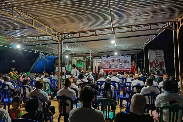 Antusiasme warga Mbarata menerima kehadiran Edistasius Endi, Kamis malam (7/11/2024). Penjelasan Edistasius Endi tentang HPL di wilayah selatan.
