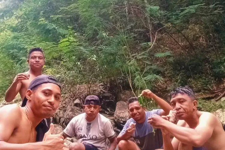 Suasana di sekitar Kolam Tiwu Wokat Wae Kutung, Kamis (3/4/2025). (KLIKLABUANBAJO.ID)