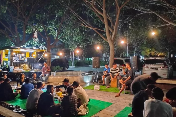 Generasi Z mendominasi di acara live acoustik Perumda Bidadari. (KLIKLABUANBAJO.ID)