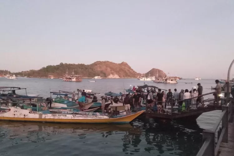 Pasar terapung di Labuan Bajo miliki 5 keunikan. (Foto: KLIKLABUANBAJO.ID)