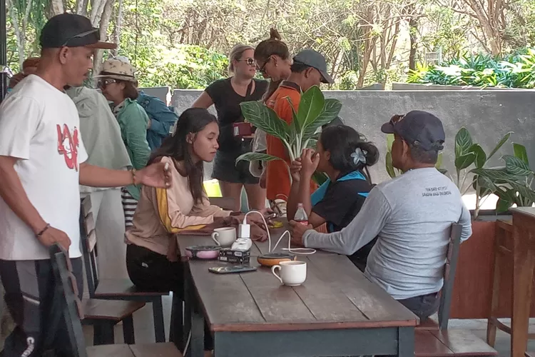 Pengunjung di GBC, Kamis (7/8/2025). (Foto: KLIKLABUANBAJO.ID)