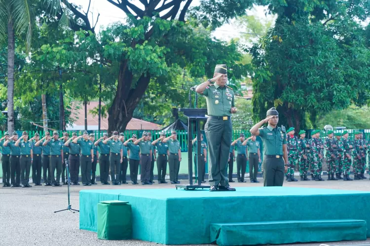 Brigjen TNI Joao Xavier Barreto Nunes Pimpin Upacara Bendera 17-an ...