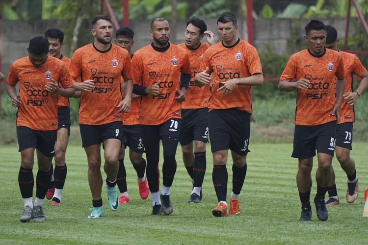 4 Pemain Inti Absen, Begini Formasi Persija Vs PSS: Kekuatan Macan ...