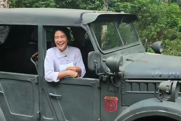 Mengenal Lebih Dalam Sosok Dibalik Jeng Yah dalam Serial Netflix 'Gadis Kretek', Berikut Profil Dian Sastro.