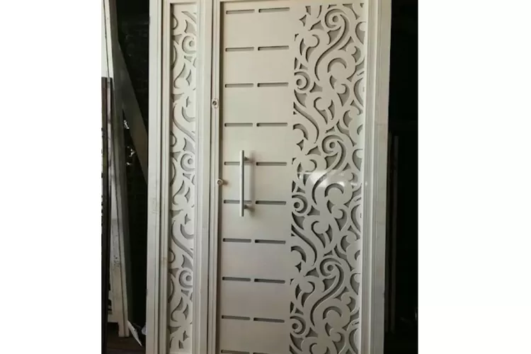 9 Tips desain pintu kayu minimalis dengan motif batik dapat menciptakan  tampilan yang unik anti maistream - Bogor Insider
