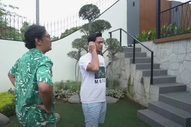 Penampakan rumah minimalis milik Surya Insomnia. (Foto/YouTube.)
