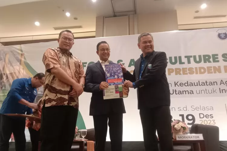 DPP HA IPB Berikan Buku Putih Soal Agromaritim Ke Anies Baswedan, Ini Maknanya. Foto/Pribadi (Foto/Pribadi)