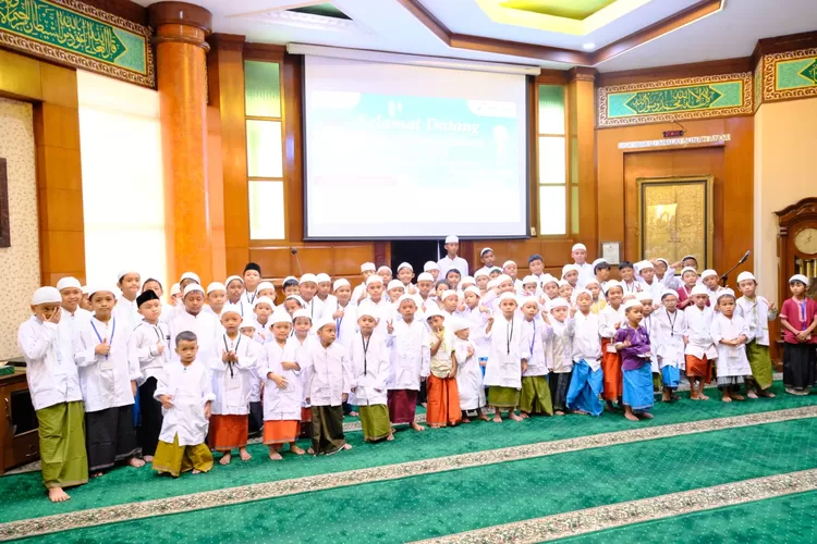 Pertamina Patra Niaga Regional Jawa Bagian Barat Gelar Khitanan Massal