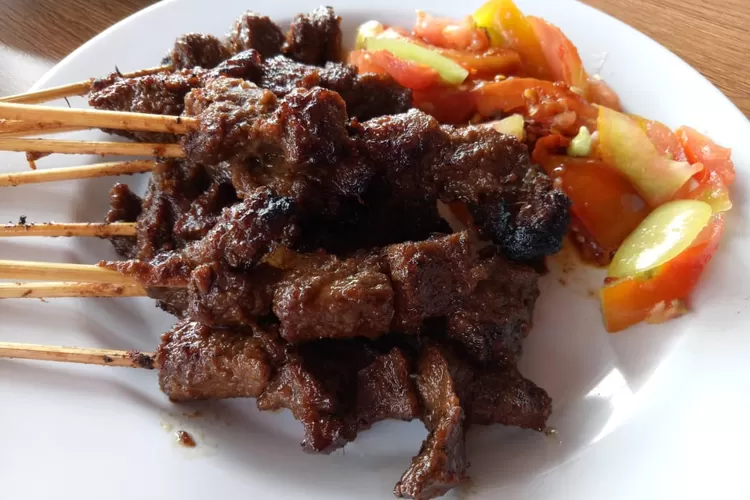 Goyang Lidah di Malam Tahun Baru Menu Makanan Berat yang Mengunggah Selera Untuk Pesta Perayaan.