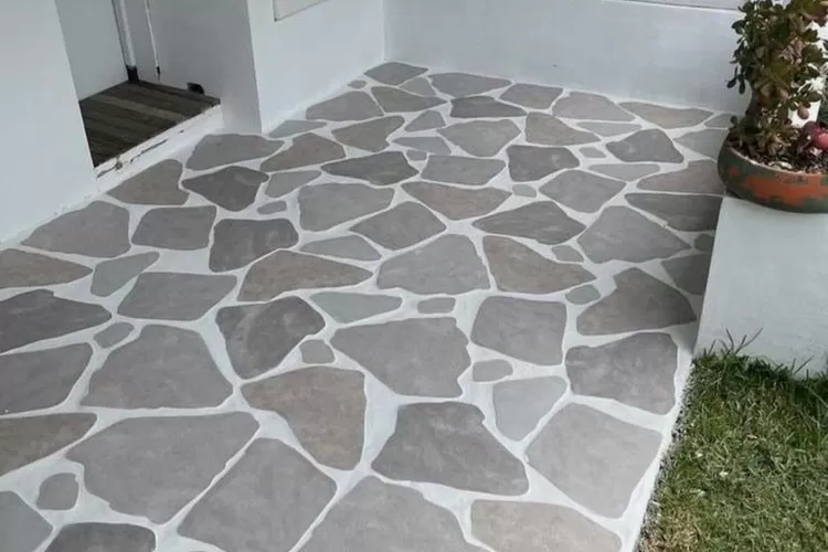 7 Motif Keramik Garasi Anti Licin, Solusi Aman untuk Cuaca Ekstrem!