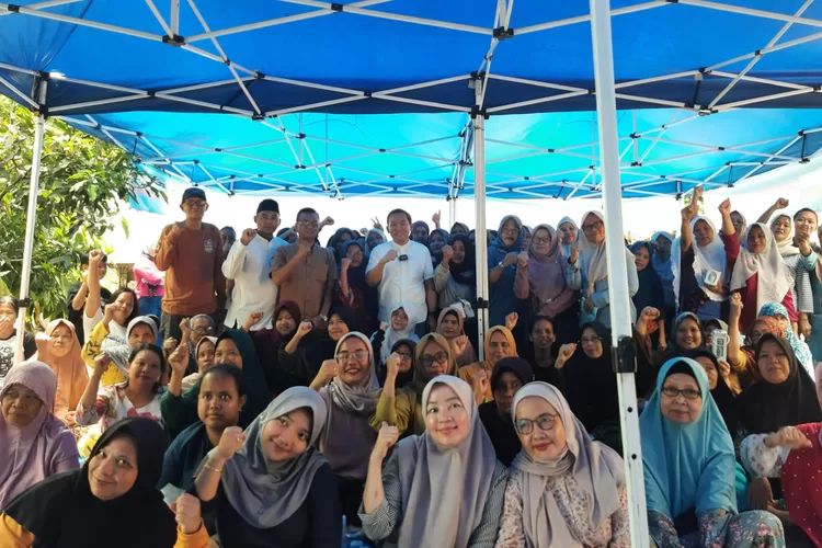 Calon Walikota Bogor, Dokter Rayendra bersama masyarakat dalam merayakan hari raya Kartini 