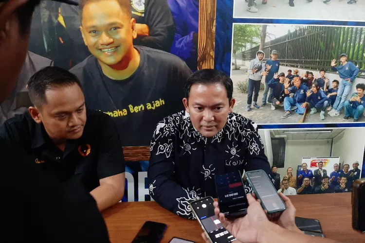 Dokter Rayendra Serahkan Formulir Pendaftaran Cawalkot ke DPD NasDem Kota Bogor. (Foto/Istimewa.)