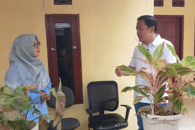 Dokter Rayendra Saat Sosialisasi Program Rumah Glowing. (Foto/Istimewa.)