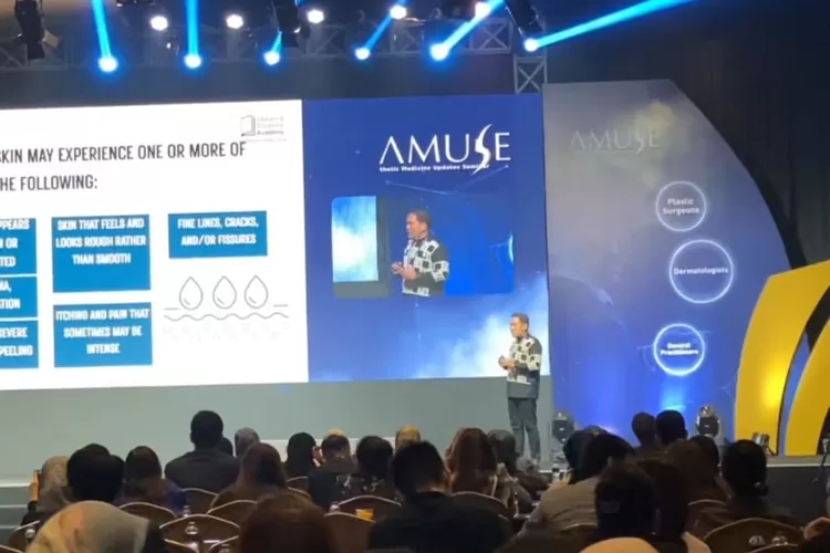 Penampilan Dokter Rayendra di Seminar Internasional AMUSE. (Foto/Istimewa.)