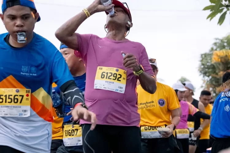 AQUA dukung Maybank Marathon 2024. (Foto/Aqua.)