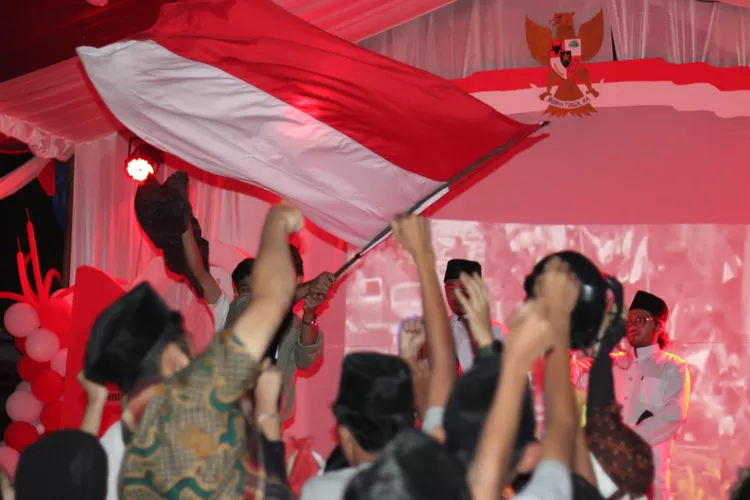 Suasana Kemeriahan Malam Anugerah HUT RI  ke-79 di Kampung Teladan