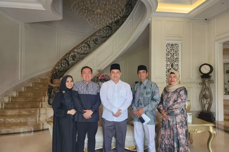 Ketua NU Kota Bogor Ir H Edi Nurokhman bersama dengan Dokter Rayendra. (Foto/Tim Publikasi.)