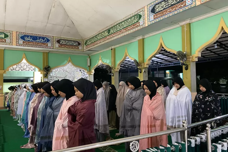 Mabit SMP IT BBS, CERDAS DI DUNIA, CEMERLANG DI AKHIRAT