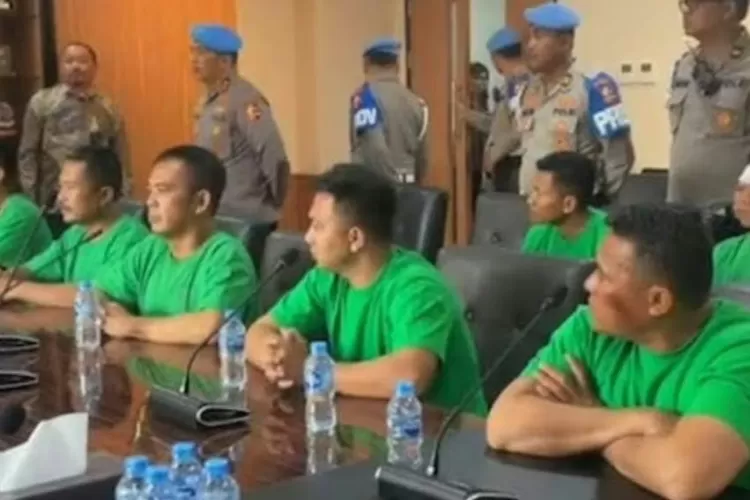  Tujuh anggota Brimob jalani pemeriksaan di Divpropam Mabes Polri usai insiden rantis lindas pengemudi ojol di Jakarta. (Foto/Instagram.)