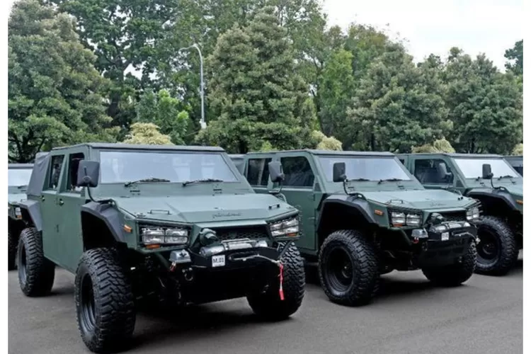 Mobil Maung Pindad versi sipil yang akan digunakan sebagai kendaraan dinas menteri, simbol kemandirian industri Indonesia. (Foto/ Pinterest.)