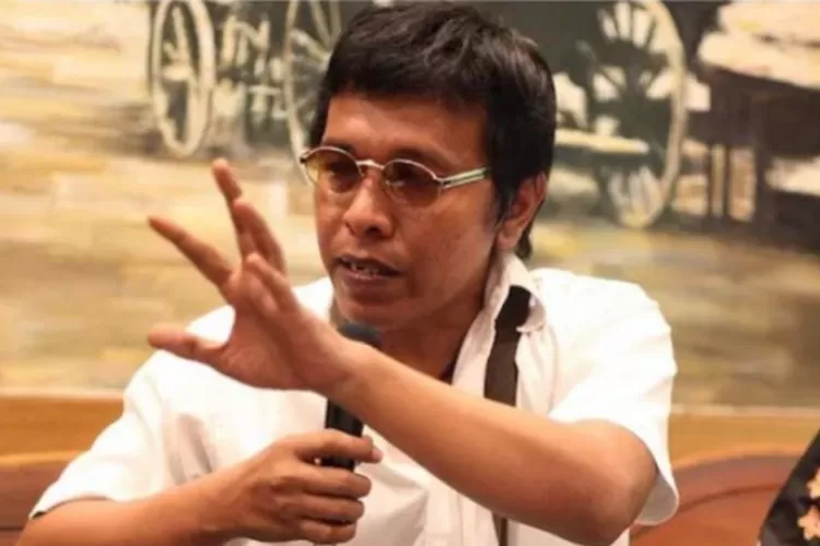 Politikus Adian Napitupulu membagikan pandangannya terhadap Jokowi saat ini (Dok instagram @adiannapitulun)