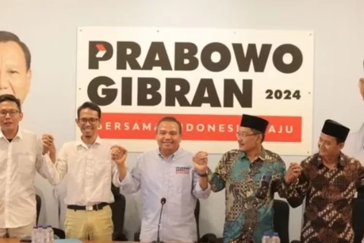 Relawan Anies-Cak Imin Dan Relawan Sahabat Ganjar Pranowo Labuhkan ...