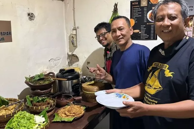 Warung Di Kediri Ini Sajikan Kuliner Pedesaan Yang Nikmat Model