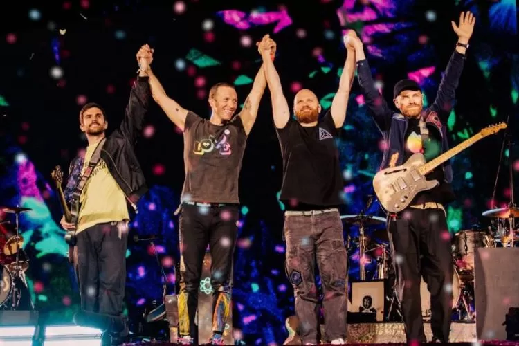 Pantun di Konser Coldplay Jakarta, Chris Martin Bikin Riuh Penonton