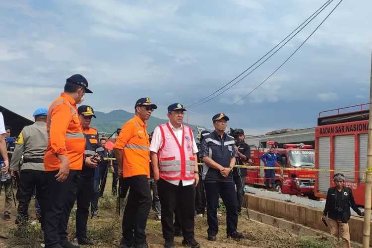 Penyebab Tabrakan Kereta Api Di Cicalengka Kabupaten Bandung Masih ...