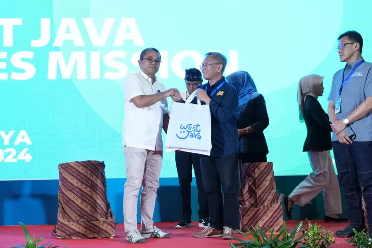 Disparbud Jabar Berikat Paket Wisata Lengkap Melalui West Java Sales Mission yang Digelar di Kota Surabaya, Jawa Timur (Humas Disparbud Jabar)
