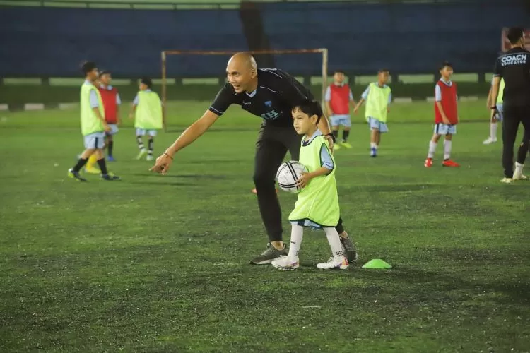 Markus Horison membentuk MH Soccer Academy di Kota Bandung. (Ist.)