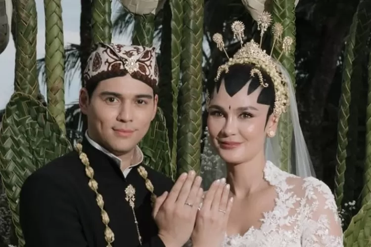 Luna Maya ungkap alasan batal menikah di Italia. Ia dan Maxime Bouttier akhirnya pilih Bali sebagai tempat sakral. (Instagram/lunamaya)