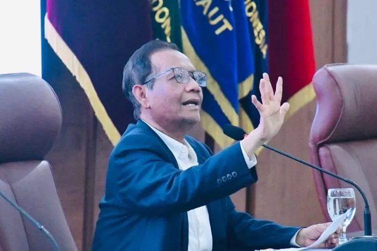 Eks Menko Polhukam, Mahfud MD ceritakan kasus cucunya yang dikabarkan keracunan usai menyantap menu MBG di sekolah.  (Instagram.com/@mohmahfudmd)