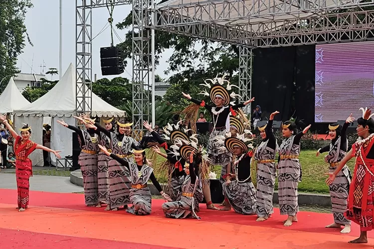 Mahasiswa Sekolah Vokasi IPB University Gelar Festival Budaya Nusantara ...