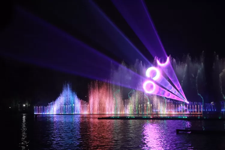 Taman Air Mancur Sri Baduga di Situ Buleud Purwakarta  (infopublik.id)