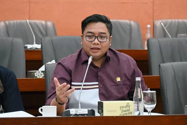 Anggota Komisi VI DPR RI Kawendra Lukistian mengingatkan Kementerian Perdagangan dan Bulog agar memastikan stok pangan selama Ramadhan.