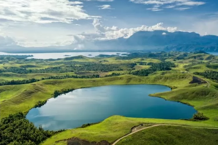 5 Rekomendasi Tempat Wisata di Manggarai Timur yang Tak Kalah Indah ...