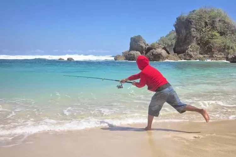 5 Rekomendasi Spot Mancing Di Pesisir Pantai Selatan Malang Media Labuan Bajo 