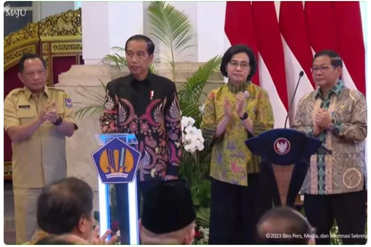 Didampingi Sri Mulyani, Jokowi Serahkan DIPA Dan TKD 2024 Dan Ini ...