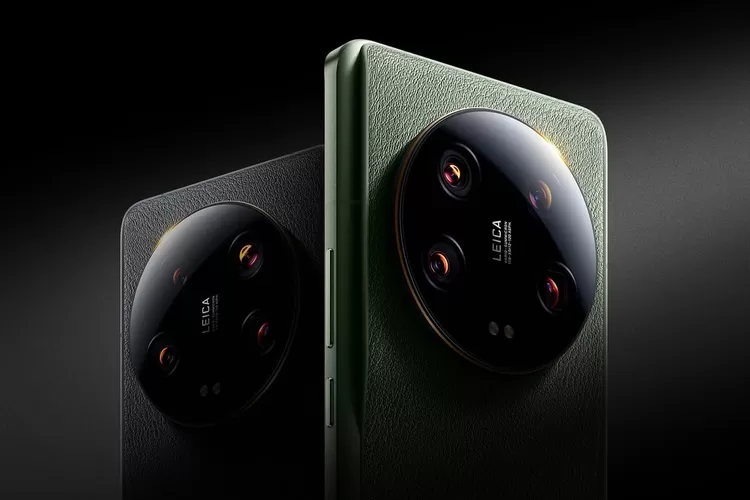 Model Xiaomi 14 Ultra yang paling premium di Seri Xiaomi 14 akan dikuncurkan menyusul Xiaomi 14 dan Xiaomi 14 Pro. Ponel ini menampilkan layar LTPO OLED dengan resolusi hingga 2K dan kecepatan refresh dinamis 120Hz.&nbsp;
