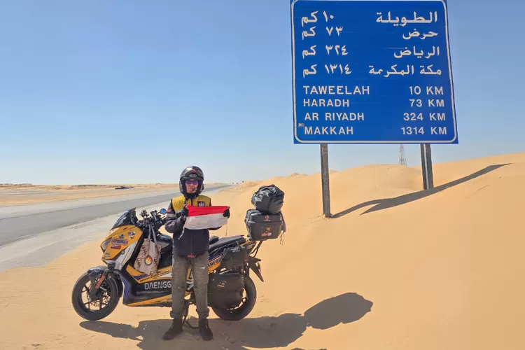 Kisah Perjalanan Biker XMAX Tembus 12 Negara Untuk Bisa Umrah di Tanah Suci Mekah