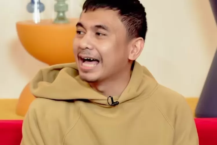Tangkapan layar Raditya Dika di podcast chanel YouTube Vindes