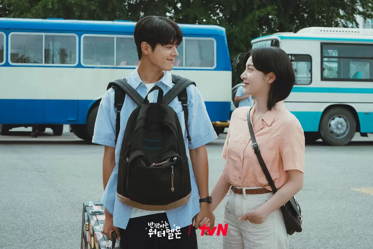 Link nonton drakor Twinkling Watermelon episode 15 resmi dan legal. (instagram.com/tvn_drama)