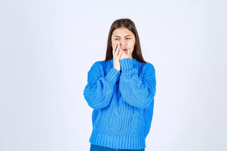 Jangan anggap sepele jika kita sudah melakukan pencabutan gigi (freepik@Racool_studio.com)