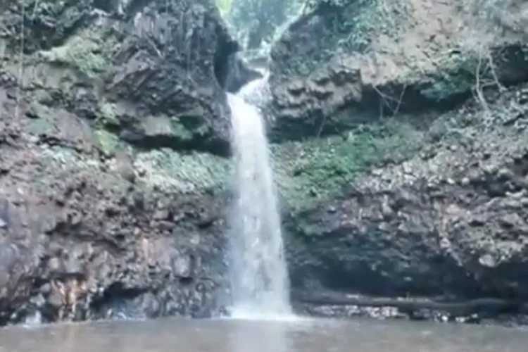 Curug Dago tempat wisata di Bandung yang wajib dikunjungi  (YouTube.com@Inilah Wisataku)