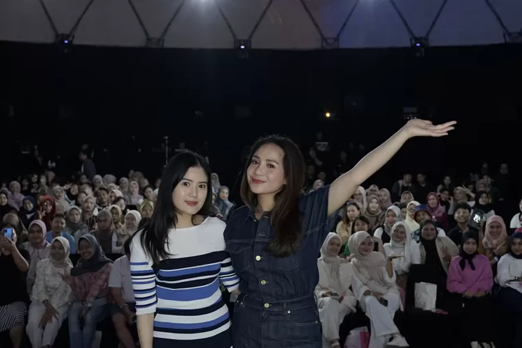 Nagita Slavina ajak para gadis bangum kepercayaan diri di acara The Girl Fest Jakarta. (Istimewa)
