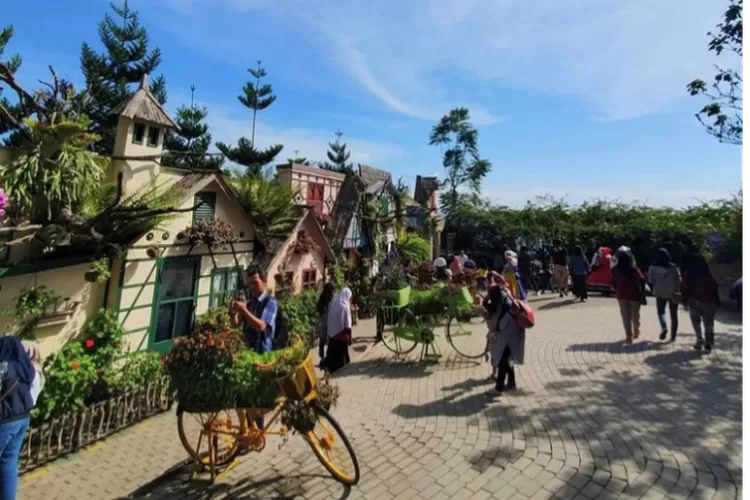 Rekomendasi tempat wisata di Lembang yang wajib dikunjungi  (Instagram.com@adrian_ps)